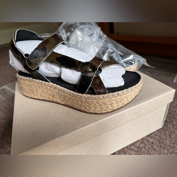 NWT Sandals - Picture 3 of 3